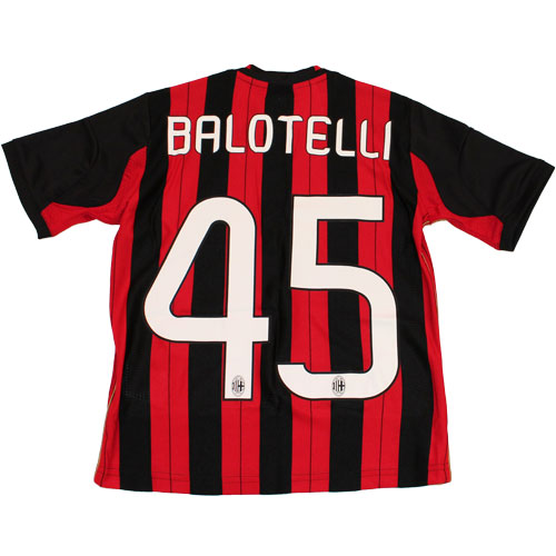 AC Milan hjemmebane trøje med Balo 45 - Fantastisk tilbud!