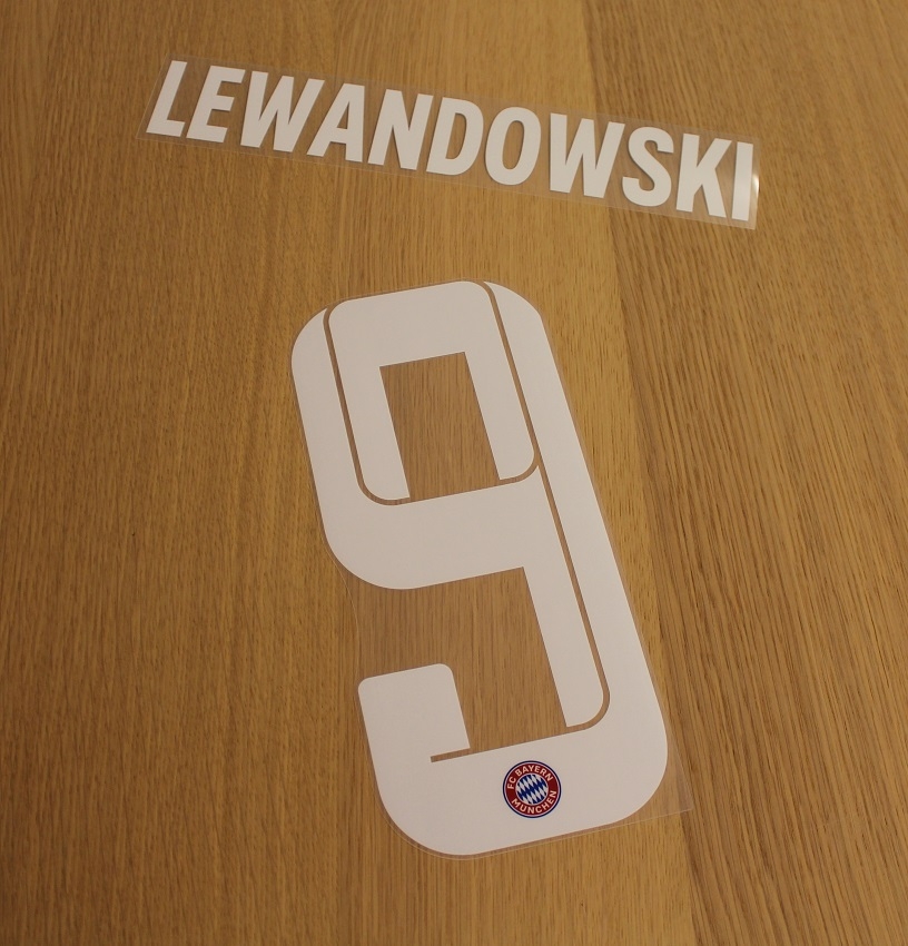 FC Bayern hjemmeprint 2021/22 - Lewandowski 9 til voksne