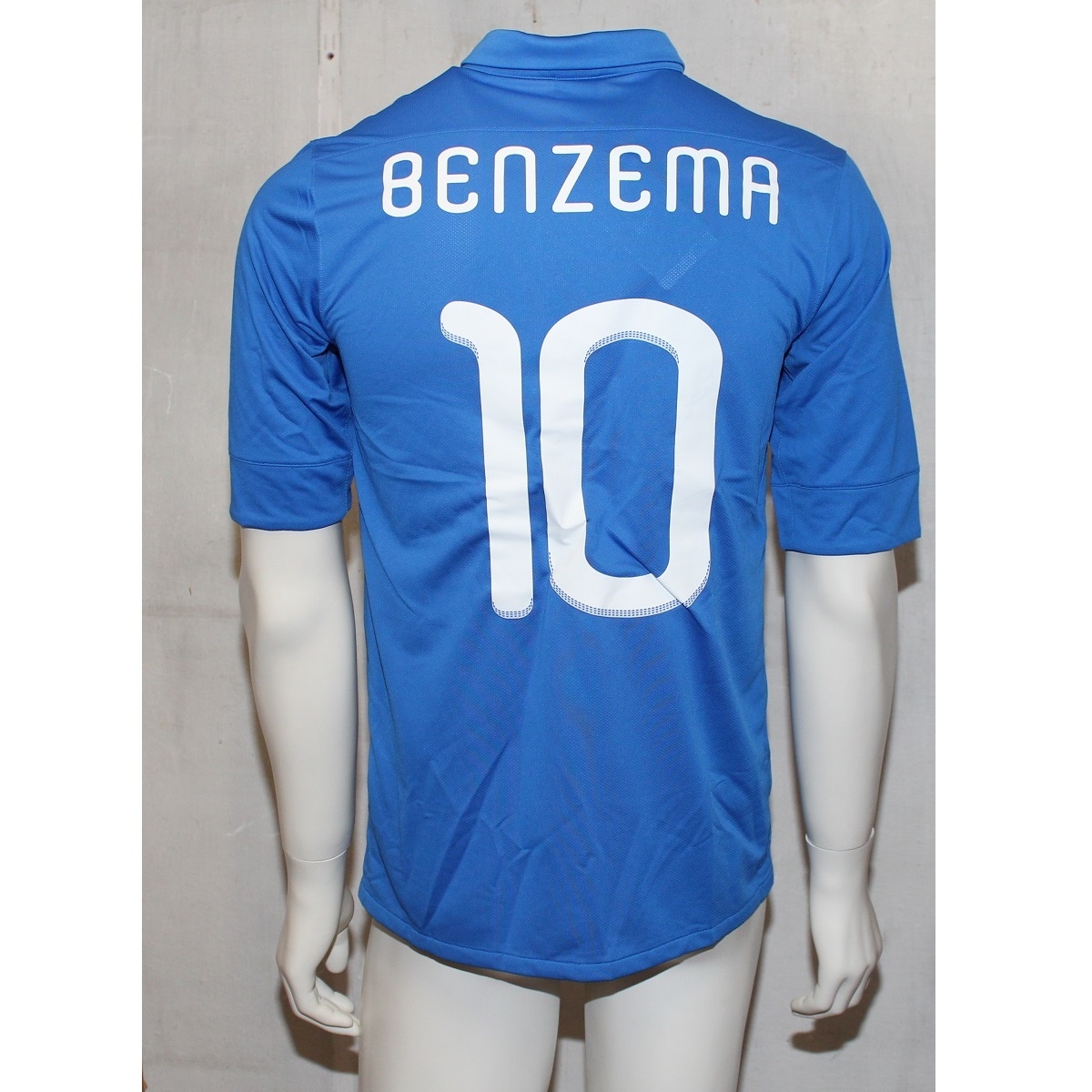 Nike Team Jersey – Benzema 10 til en uovertruffen pris!
