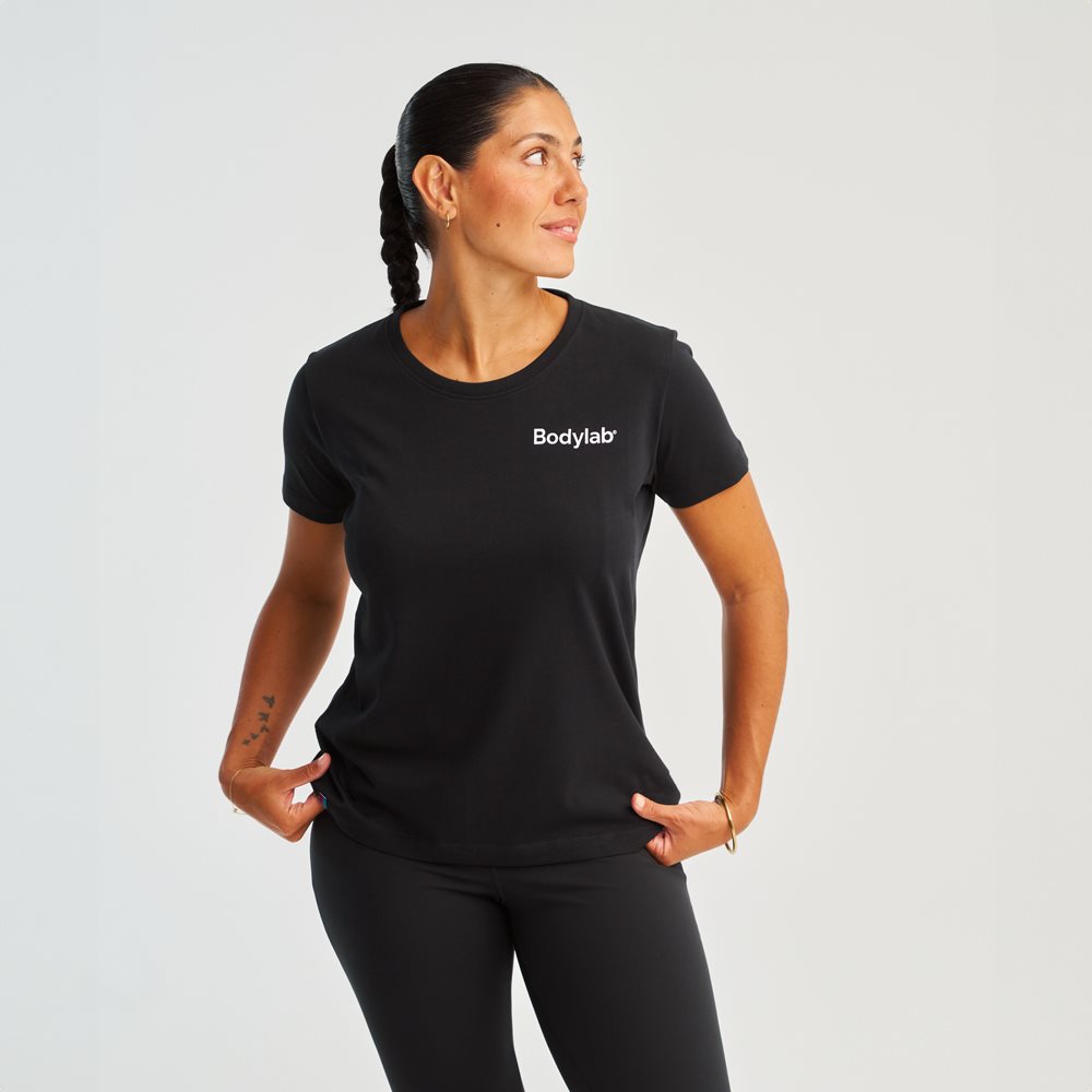 Womenâs Fit T-shirt - Black